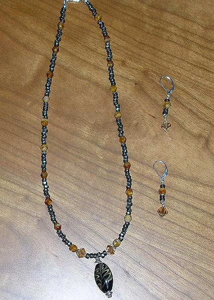 blackbeigenecklaceearrings2